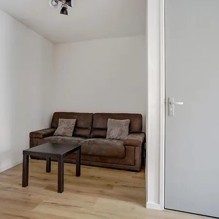 Perron 2 * Hoorn (North Holland)